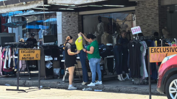 Refuerzan operativos de vigilancia para ordenar comercio y liberar banquetas en Cajeme