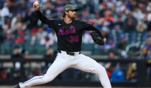Mets pierden a Clay Holmes por lesión; pelotazo causa fractura en el lanzador de New York
