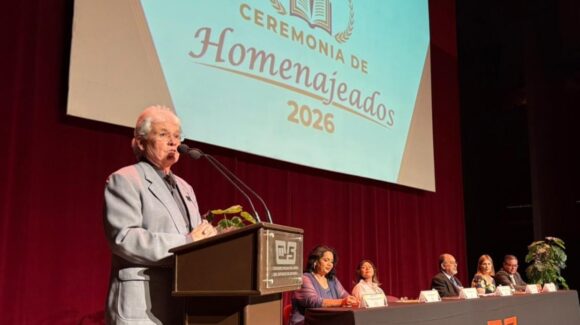 Cobach Sonora rinde homenaje a personal docente por 30, 25, 20 y 15 años de servicio