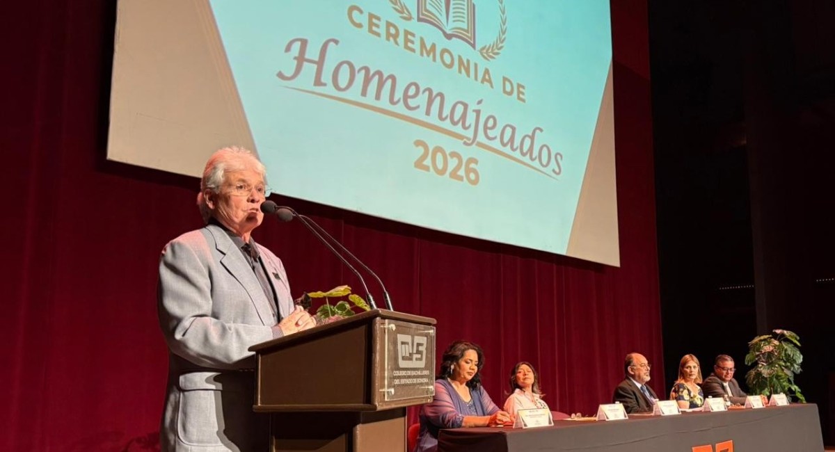 Cobach Sonora rinde homenaje a personal docente por 30, 25, 20 y 15 años de servicio