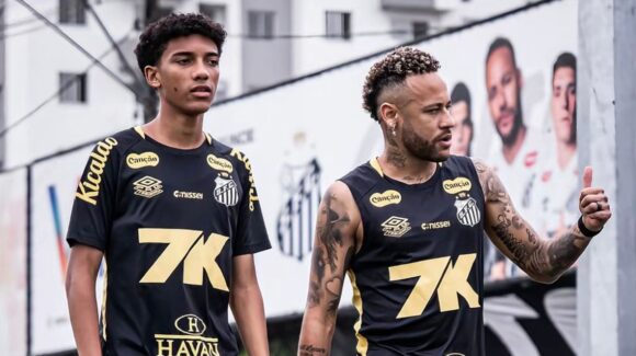 Ex futbolista Robinho exige castigo económico a Neymar por conflicto con su hijo