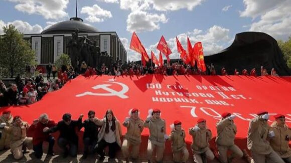 Berlín prohíbe símbolos rusos en conmemoración del Día de la Victoria