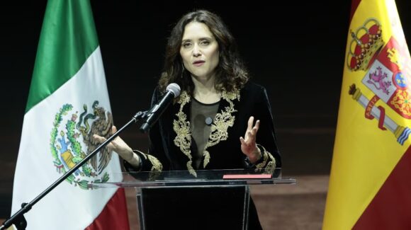Isabel Díaz Ayuso compara situación de México con Venezuela por control institucional