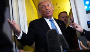 Donald Trump ordena perseguir a funcionarios mexicanos con leyes antiterroristas