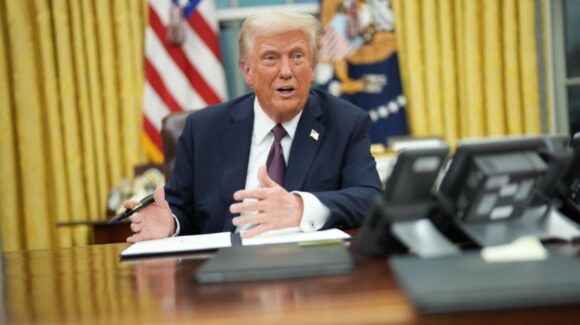 Donald Trump afirma no arrepentirse de retirarse de la OMS tras el brote de hantavirus