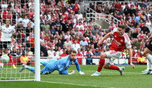 Arsenal golea al Fulham de Raúl Jiménez y toma ventaja en el liderato de la Premier League