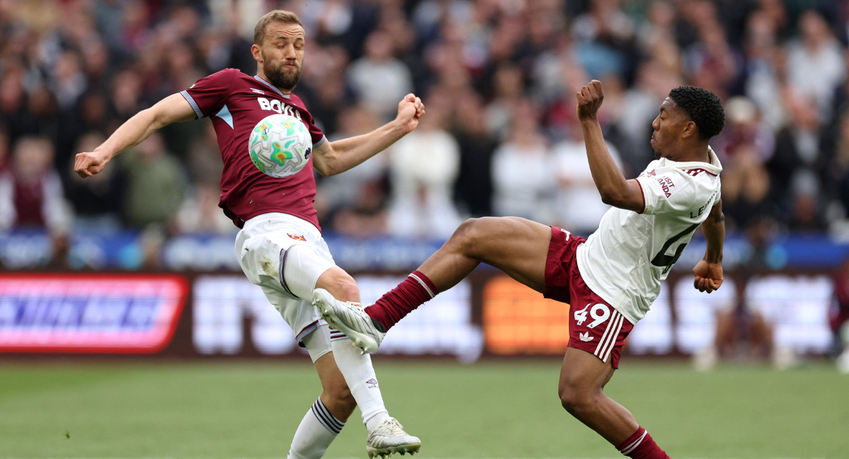 El Arsenal se llevó una apretada victoria sobre el West Ham para abrir brecha en la contienda por el tíulo de la Premier League