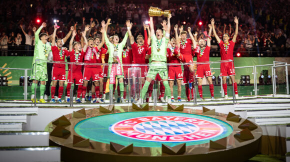 Harry Kane anota tres y el Bayern Múnich se corona en la Copa de Alemania tras triunfo sobre el Stuttgart