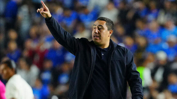 ¿Efraín Juárez se pierde el partido de vuelta? Cruz Azul interpone queja contra el entrenador de Pumas