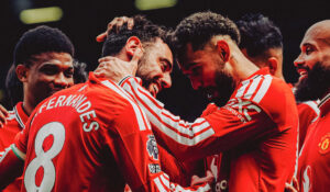Bruno Fernandes hace historia y el Manchester United asegura el tercer lugar de la Premier League