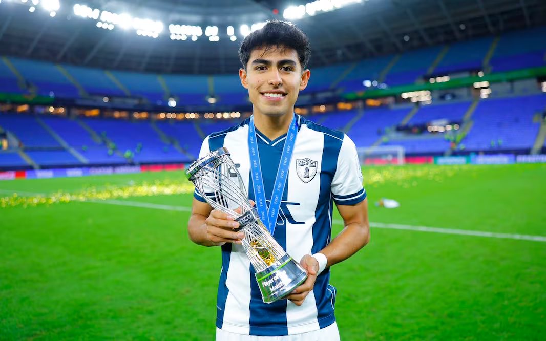 ¿Otro mexicano a Europa? Elías Montiel del Pachuca atrae interés del Sporting de Lisboa.