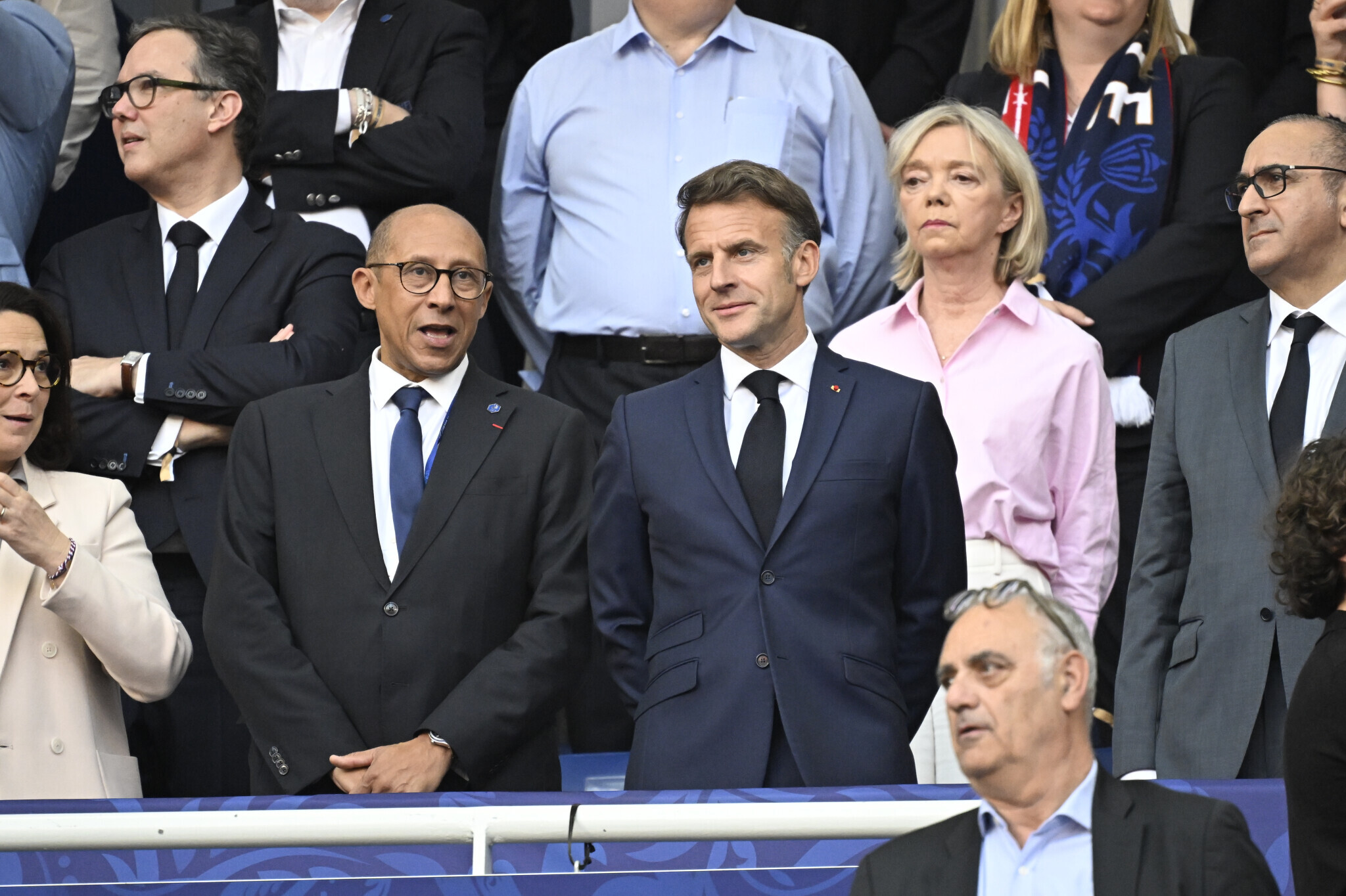 ¡Insólito! Emmanuel Macron recibe abucheos en final de Copa de Francia ante 80 mil espectadores.