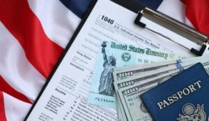 Estados Unidos podría retirar VISA a mexicanos que realicen compras grandes en outlets