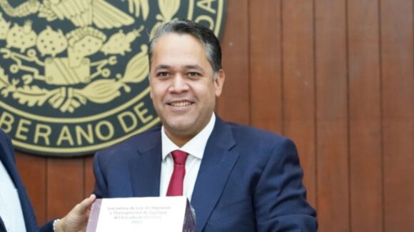 Exsecretario de Finanzas de Sinaloa se entrega en Nueva York