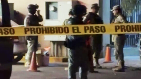 Terror en Culiacán: Hallan hielera con restos humanos y narcomensaje en estacionamiento de farmacia