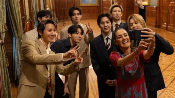 FOTOS Y VIDEO: Sheinbaum da tour a miembros de BTS por Palacio Nacional; les entrega reconocimiento