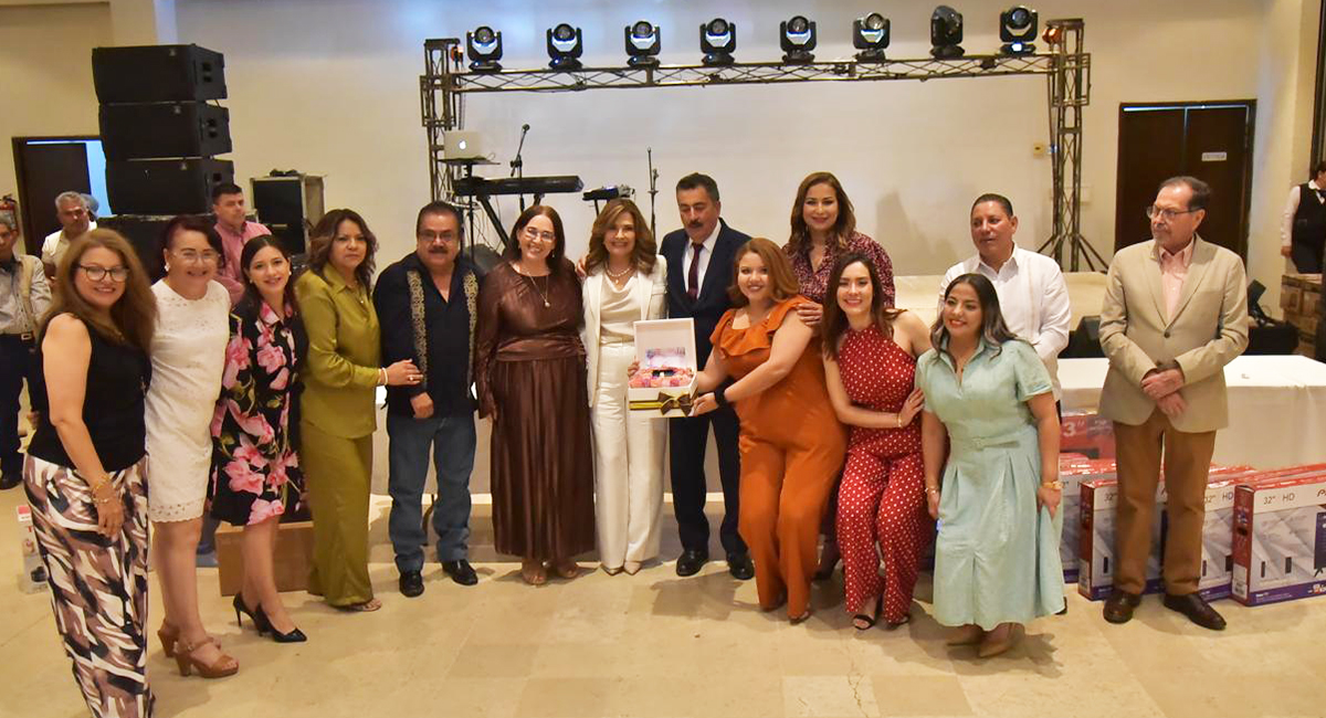 Ayuntamiento de Cajeme celebra a 810 madres trabajadoras con regalos, música y gran festejo