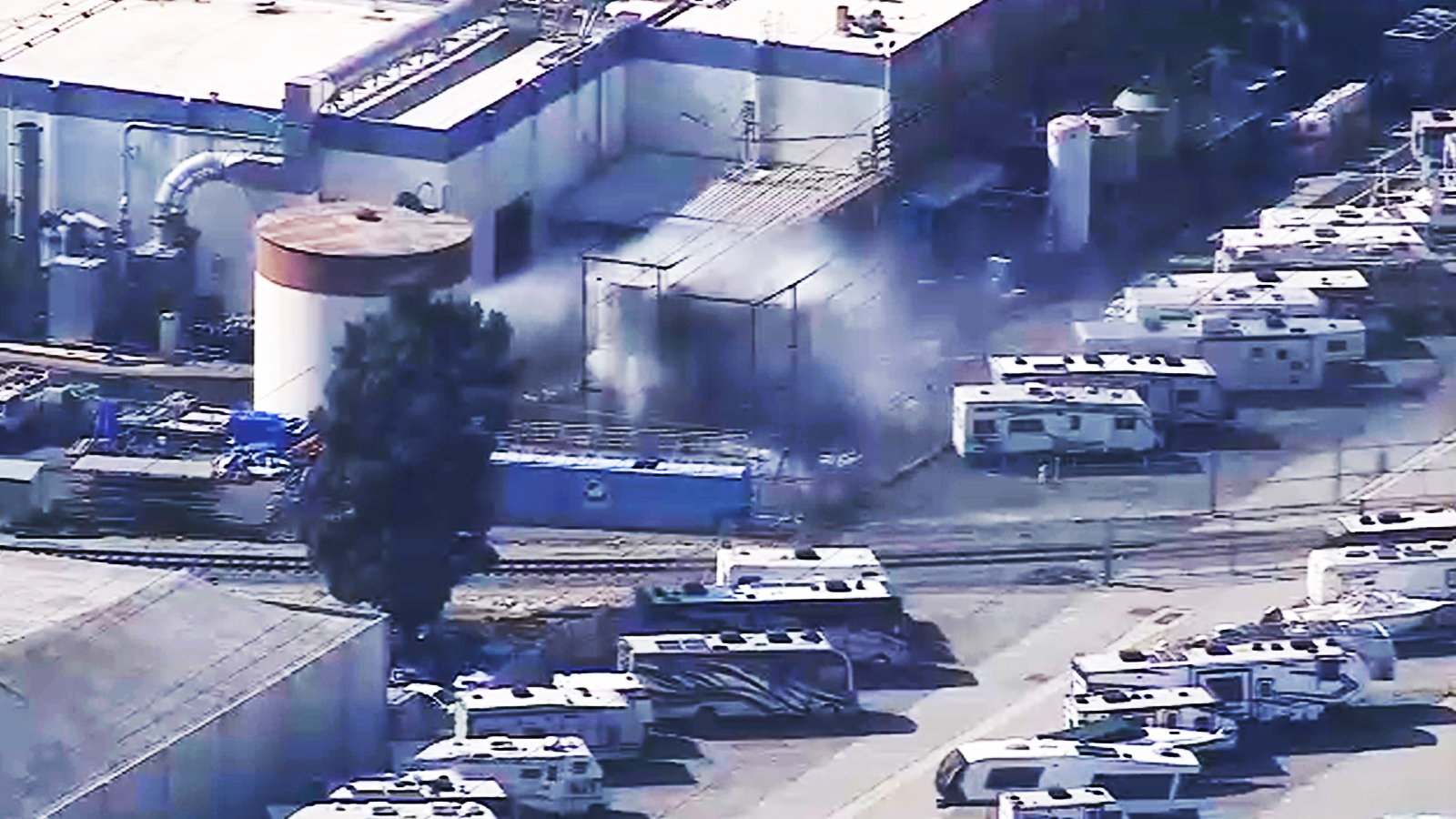 Fuga de químico tóxico en California provoca evacuación de 40 mil personas por riesgo de explosión