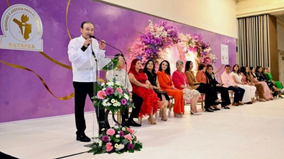 Alfonso Durazo reconoce a madres trabajadoras del Gobierno del Estado por su labor al servicio público y el hogar