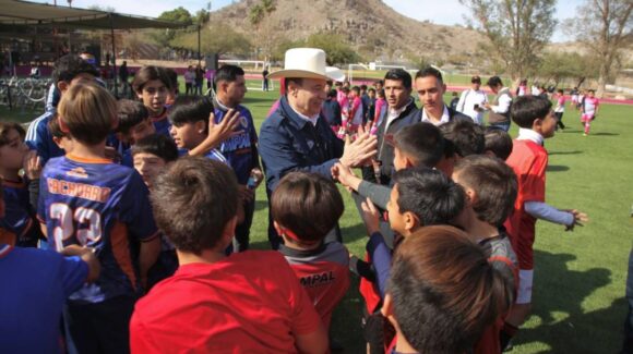 Impulsa Alfonzo Durazo el fútbol escolar y comunitario con el Mundialito Escolar 2026