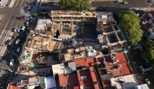 ¡Impactante! Colapsa una grúa torre en obra de la CDMX, deja cuatro lesionados