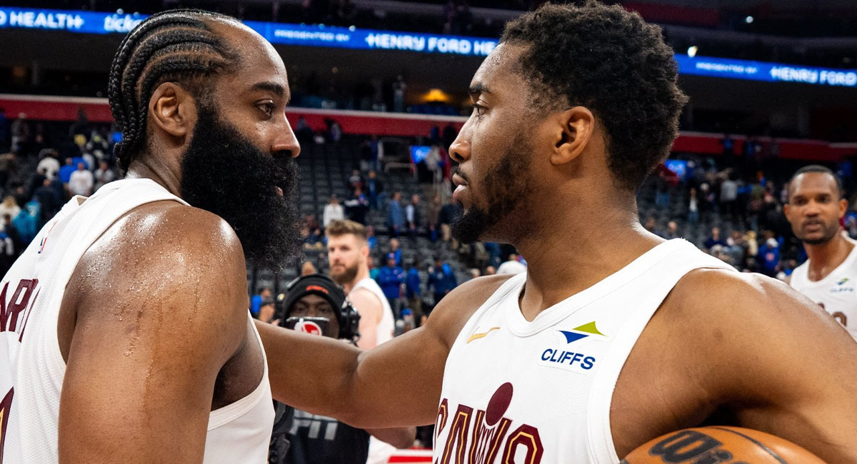Harden y Mitchell festejan su triunfo en patio ajeno, que les dio la ventaja en la serie
