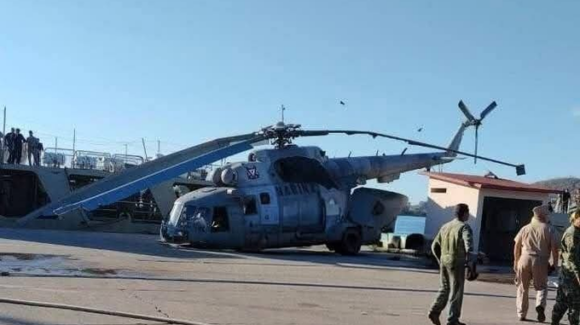 Helicóptero de la Marina realiza aterrizaje de emergencia en Mazatlán; no se reportan lesionados