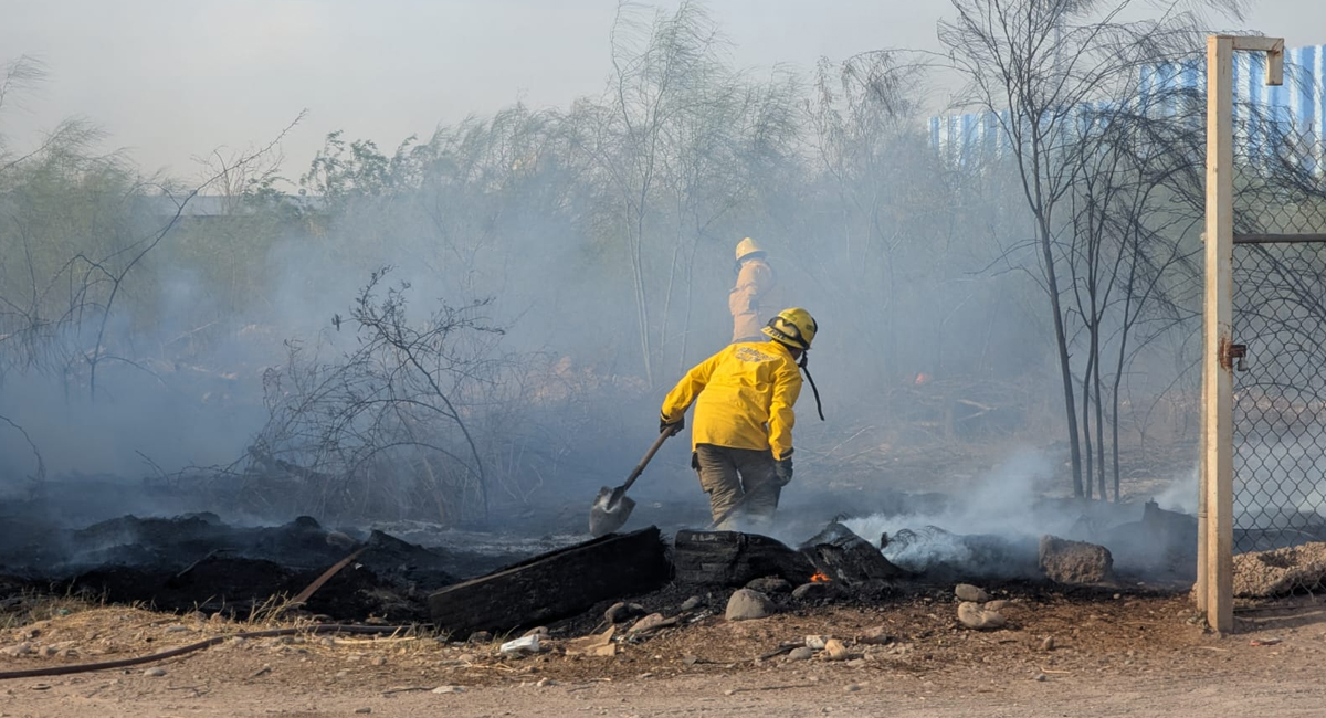 Los bomberos lograron sofocar las llamas tras una fuerte lucha contra el incendio