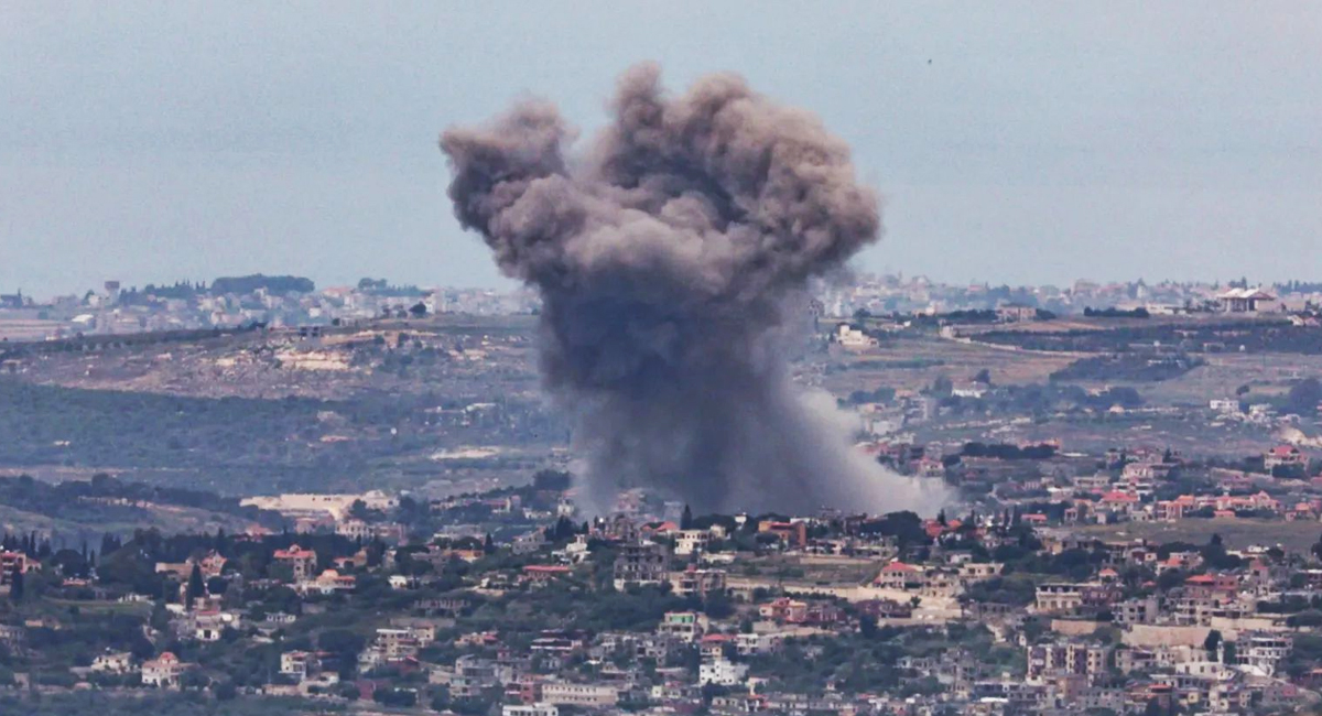 Israel bombardea más de 40 objetivos de Hezbollah en el sur de Líbano; hay 10 personas muertas