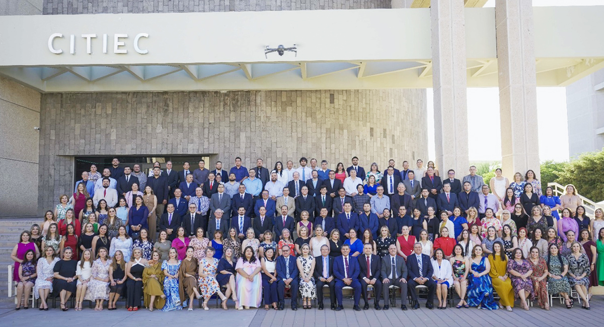 Itson reconoce la vocación y trayectoria de docentes en homenaje por el Día del Maestro