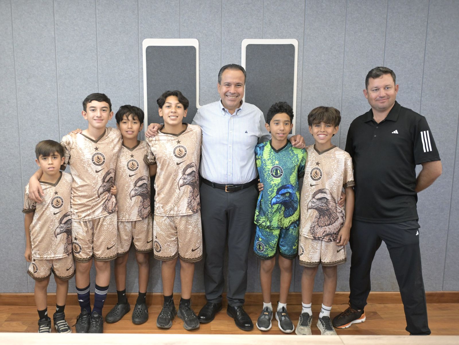 Impulsa Toño Astiazarán talento deportivo con nuevos apoyos a atletas hermosillenses