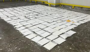 Policía de Costa Rica incauta 560 kilos de cocaína en cargamento de yuca