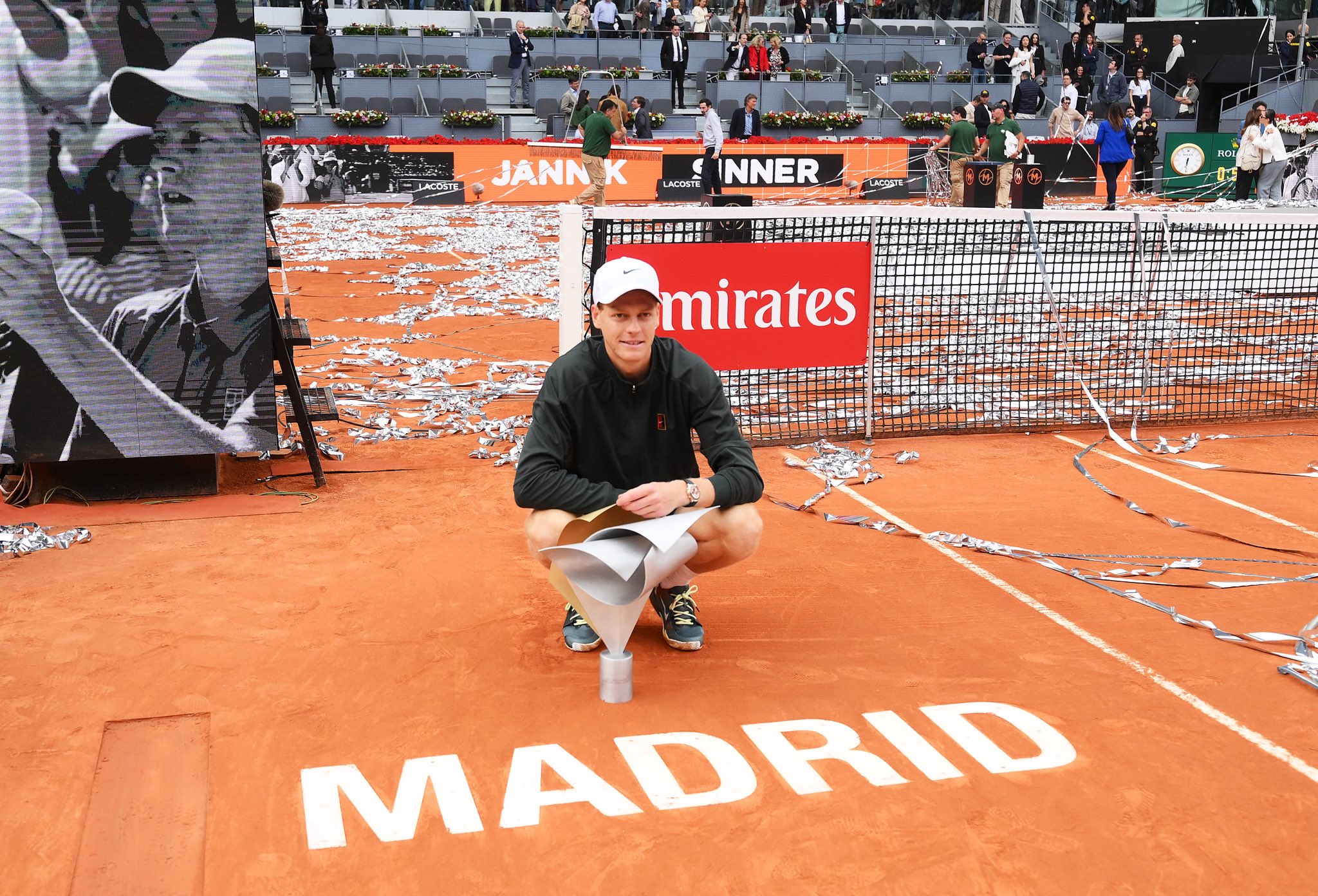 Jannik Sinner amplía ventaja en ranking mundial de la ATP tras lesión de Carlos Alcaraz.