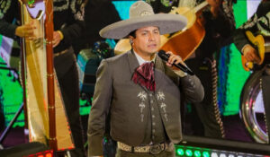 Julión Álvarez conquista el Palenque de ExpoGan 2026 y pone a bailar a la ‘Ciudad del Sol’ en su segunda fecha