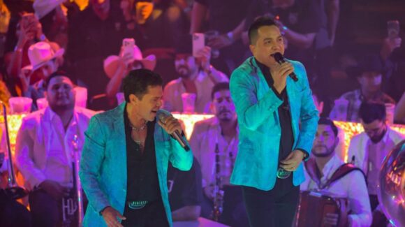‘Juntos’ conquista el Palenque de la ExpoGan con una noche llena de emoción y grandes éxitos