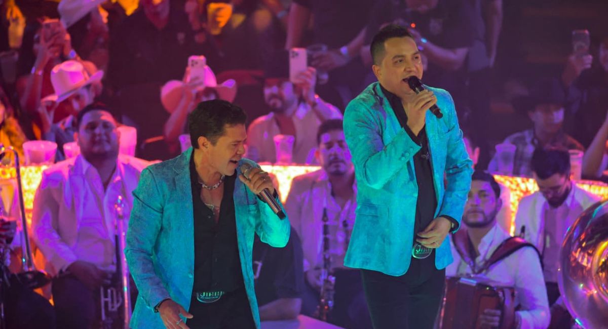 'Juntos' conquista el Palenque de la ExpoGan con una noche llena de emoción y grandes éxitos