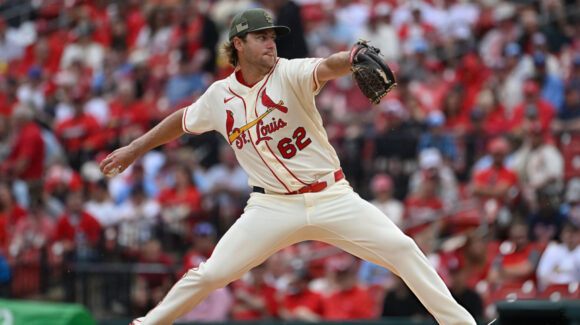 Cardinals aseguran la serie ante Kansas City tras joya monticular de Kyle Leahy
