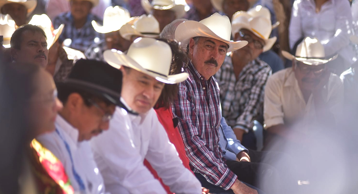 El alcalde Javier Lamarque, junto al gobernador Alfonso Durazo