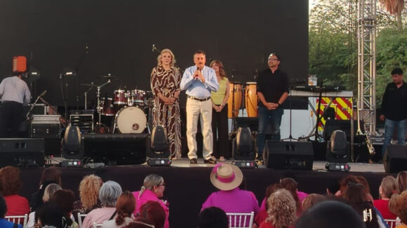 Ayuntamiento de Cajeme festeja a las madres con motivo de su día