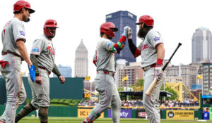 Phillies le pegan a Paul Skenes y Philadelphia completa la barrida sobre los Pirates