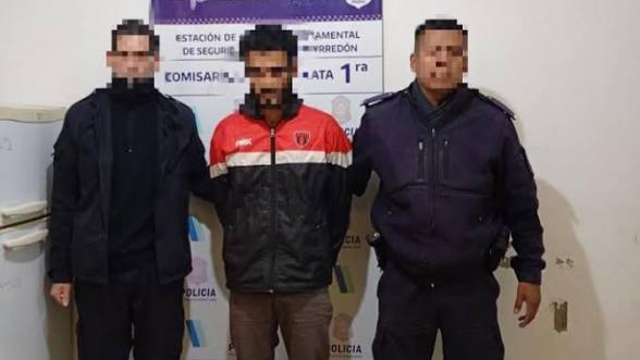 Robo en ferretería de Mar del Plata captado por cámara; el ladrón ha sido detenido.