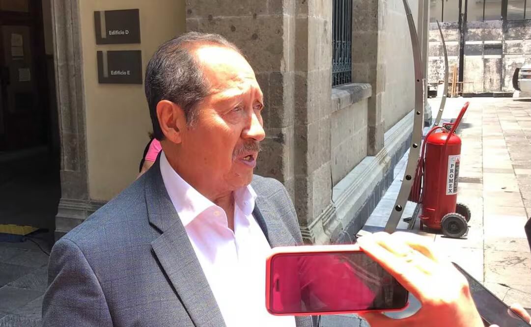 Leonel Godoy comparece ante fiscalía de Michoacán por caso Carlos Manzo y cuestiona acusaciones.