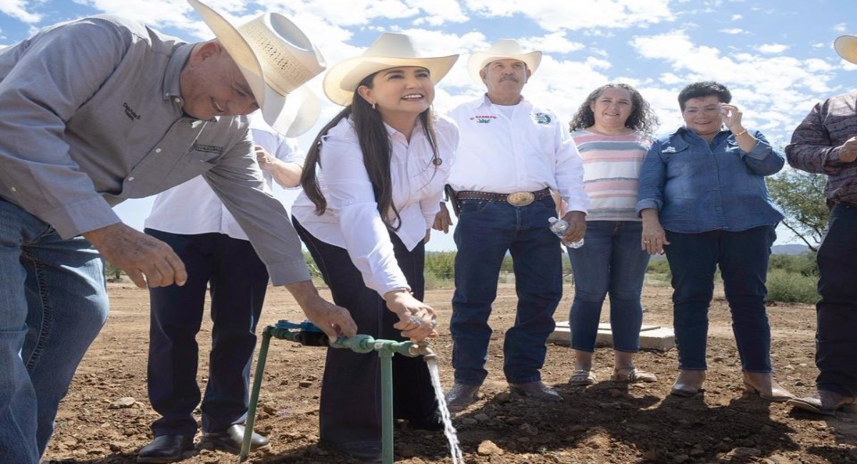 Llevan CEA y Sagarhpa nueva red de agua potable a familias de Divisaderos