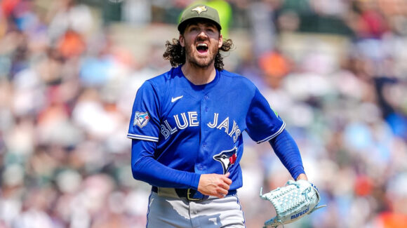 Tablazo de Guerrero Jr. y joya de Kevin Gausman se combinan en el triunfo de Toronto sobre Detroit