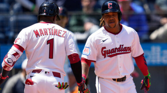 Cleveland no se detiene; Guardians barren a los Angels y se afianzan en la cima divisional