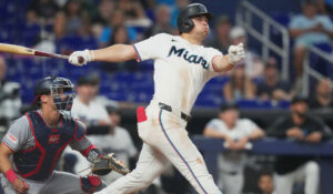 Miami borra desventaja de cuatro carreras y se impone a Washington en emocionante remontada