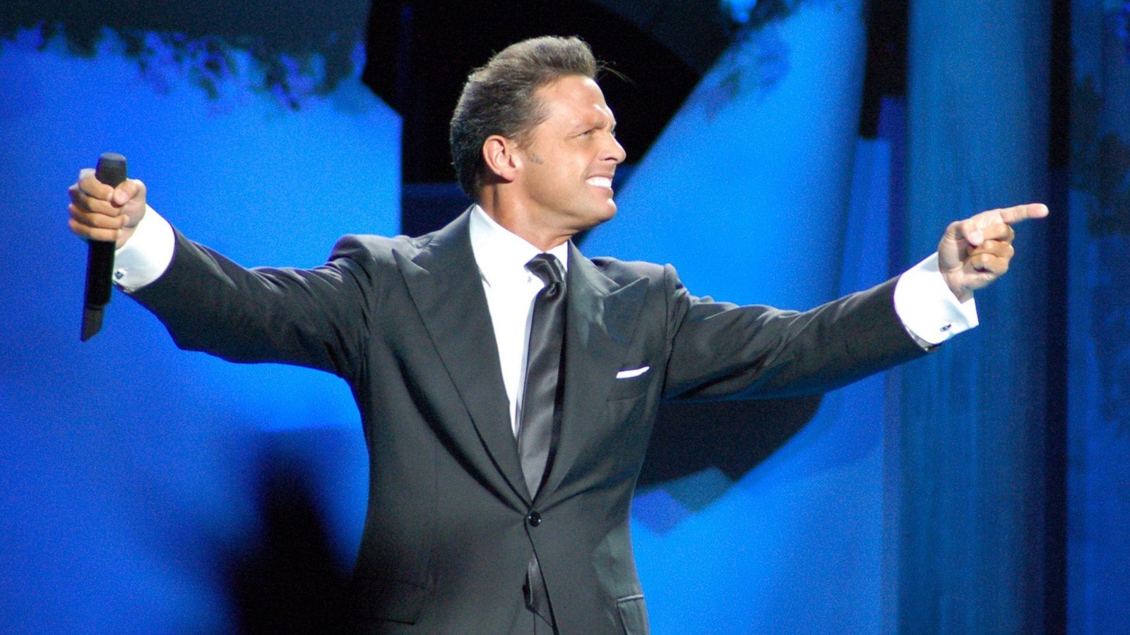Luis Miguel rechaza rumores de hospitalización de emergencia en Nueva York.