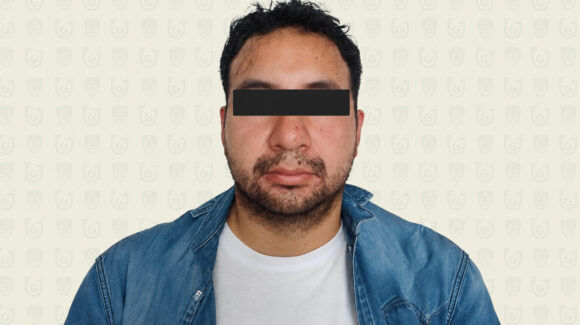 Detienen a profesor de secundaria por presunto abuso en CDMX; fue denunciado por alumna de 14 años