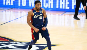 Un Mitchell encendido lidera a los Cavaliers a igualar la serie de playoffs ante los Pistons