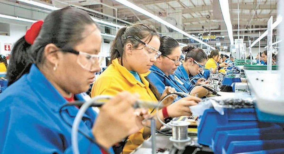 Madres sostienen hogares y economía; en Sonora más de la mitad de mujeres participa en el trabajo